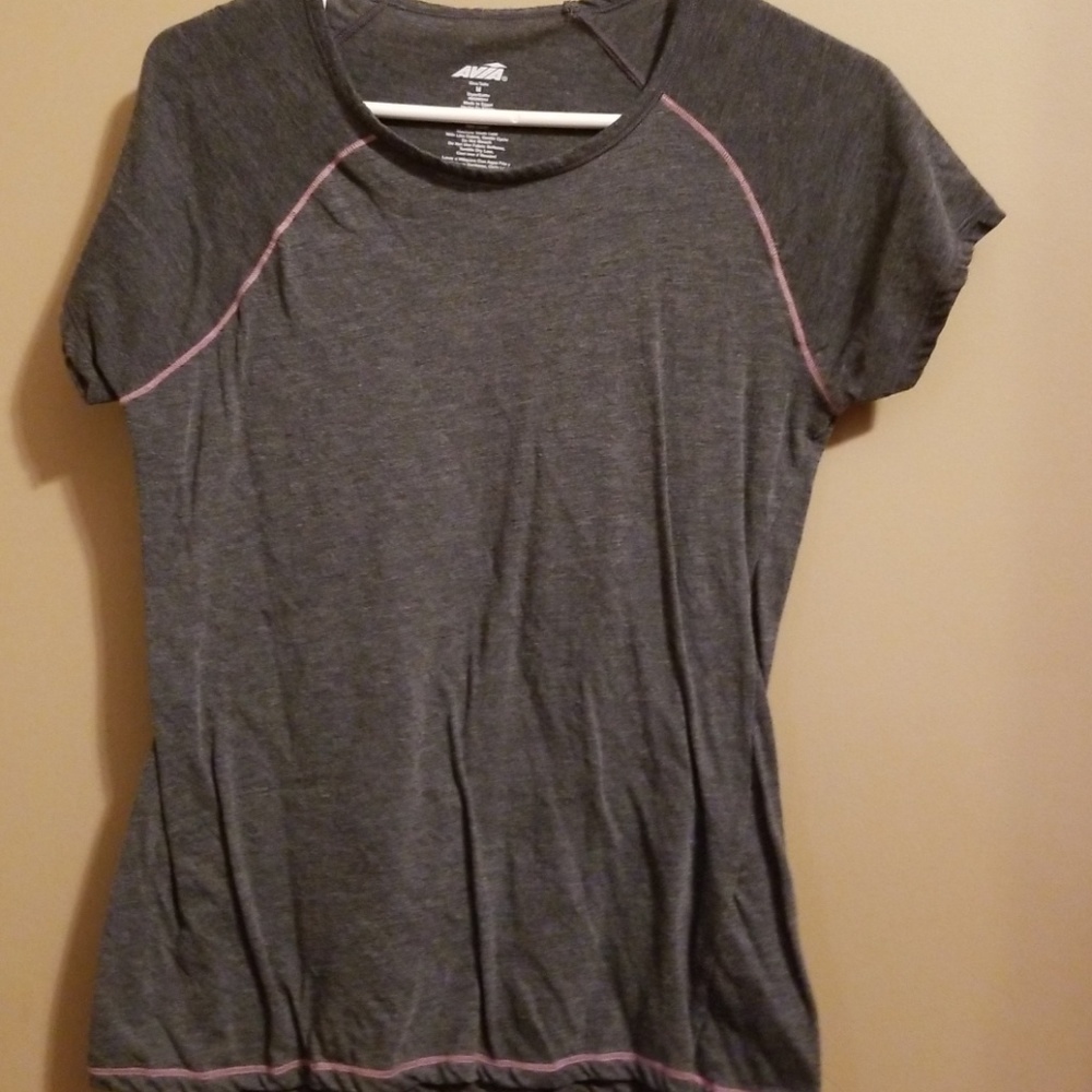 Grey tee